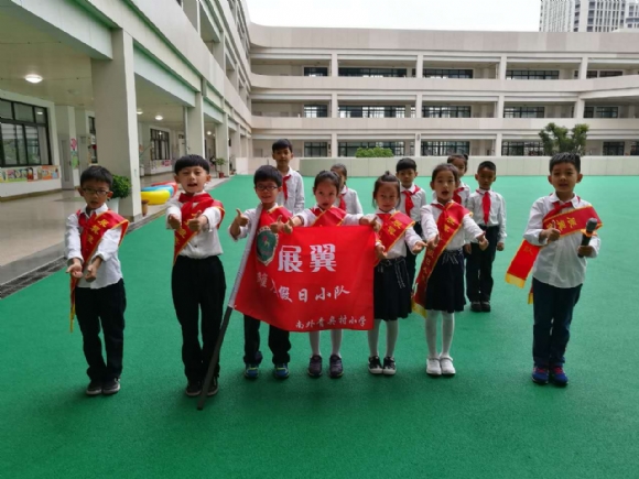 附件：二（3）升旗仪式1.JPG