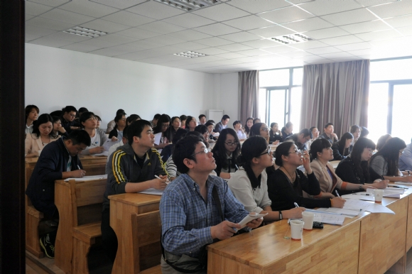 附件:听课老师2.jpg 附件:听课老师2.jpg