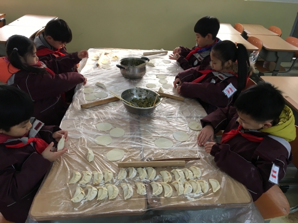 附件：一3班雏鹰假日小队3.JPG