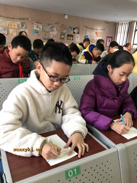 附件:队员在记录.JPG 附件:队员在记录.JPG