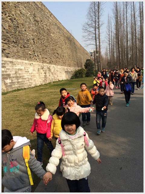亲子环湖走1.jpg