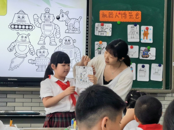 附件：乐睿融老师教学掠影.jpg