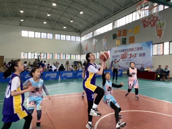 附件：区篮球照片1.jpg