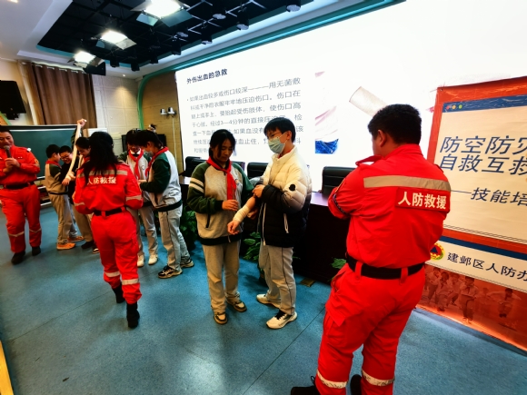 附件：包扎演练 (14).jpg