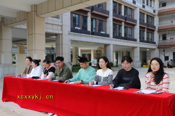 附件:裁判席.jpg 附件:裁判席.jpg