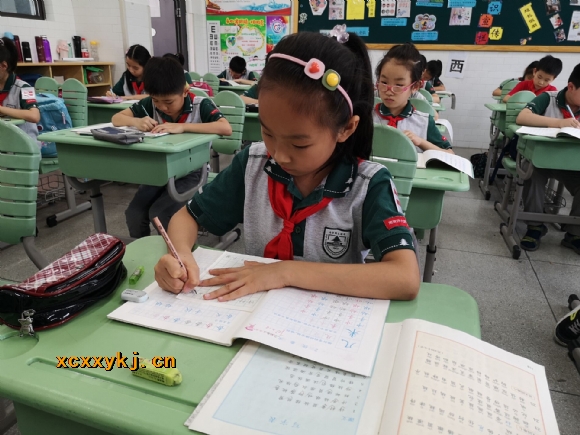 附件：二1班.jpg