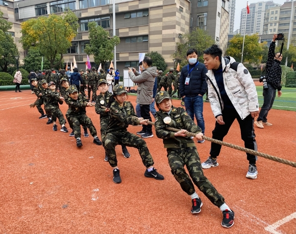附件：拔河比赛2.JPG