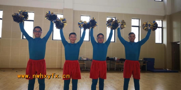 附件：爸爸们合影.jpg