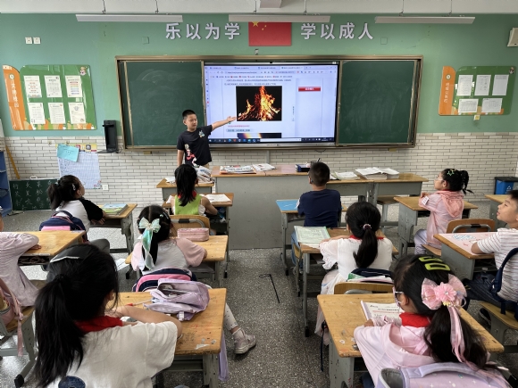 附件：2023.10.9【生命安全教育】家庭防火常识.jpg