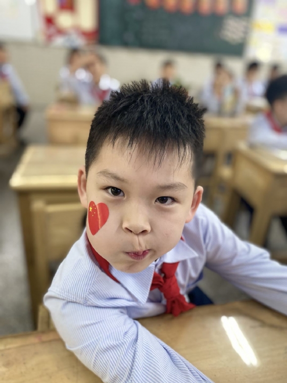 附件：01A7C6EF52EB7D89EC67F4C7CEFBF81A.png