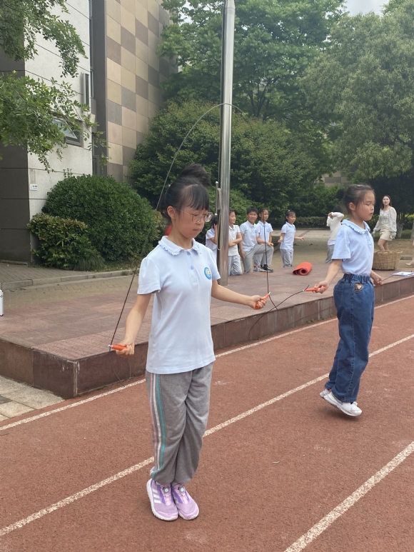 附件：18AE3DA4A59369958AA61918DE47AA74.png