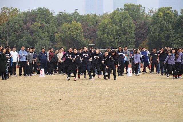 1574736705193070677.jpg IMG_2716报道3.jpg