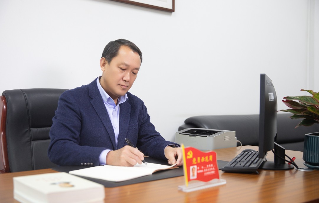 李明顺（内） (1).jpg