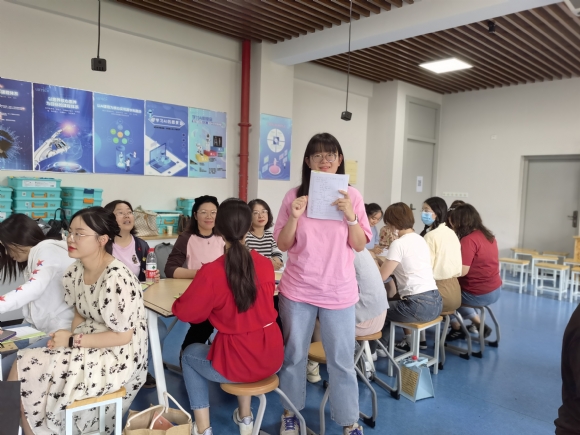 附件：金河 齐霏霏老师评课.jpg