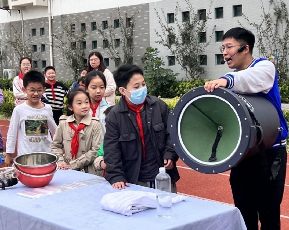 附件：科技3.jpg
