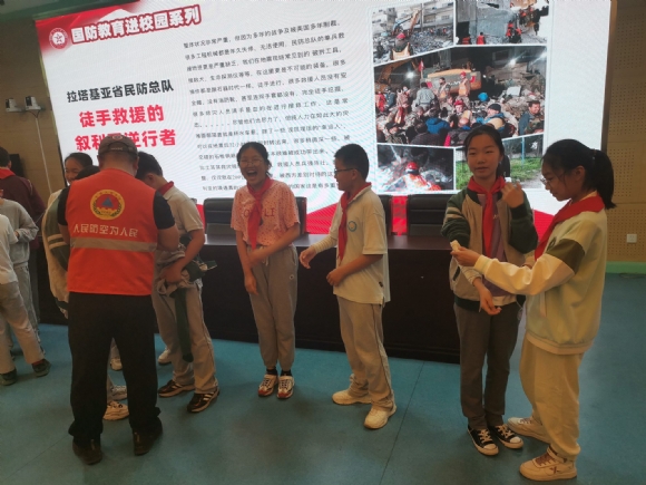 附件：2023-05-04国防动员进校园应急救护培训 (8).jpg