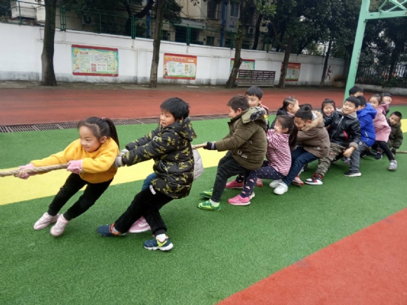附件：拔河比赛 许辰浩等.jpg