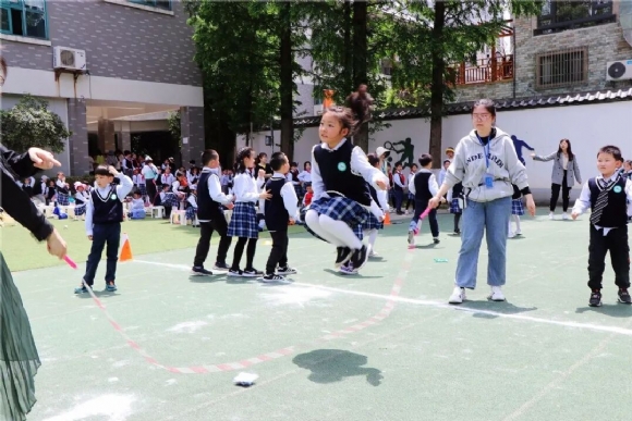 附件：8C9AE42DF1437C628AE62D540047F8E1.jpg