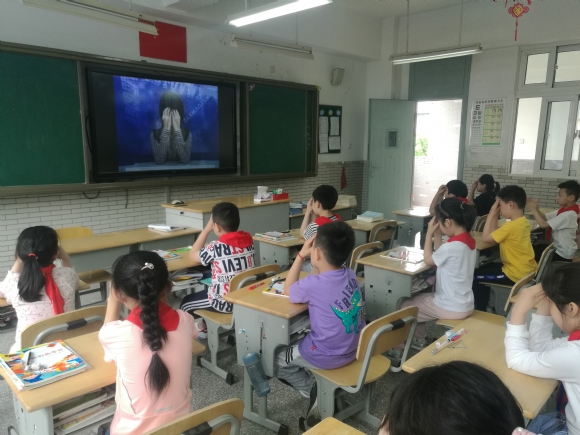 附件：爱眼日1.jpg