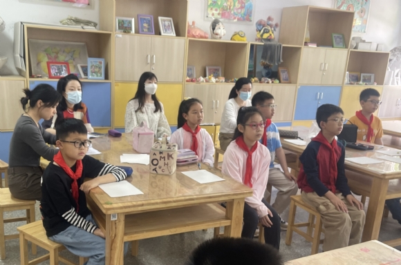 附件：听课照片.JPG