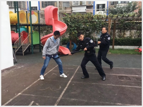 附件:信息网照片IMG_4053.JPG 建邺教育信息网