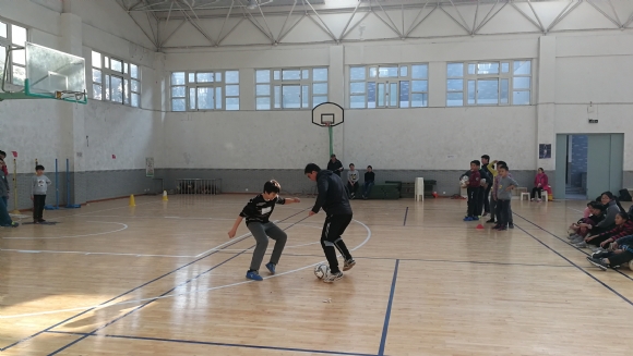 附件：朱飞成上课.jpg