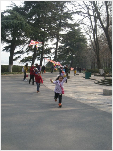 亲子环湖走3.jpg