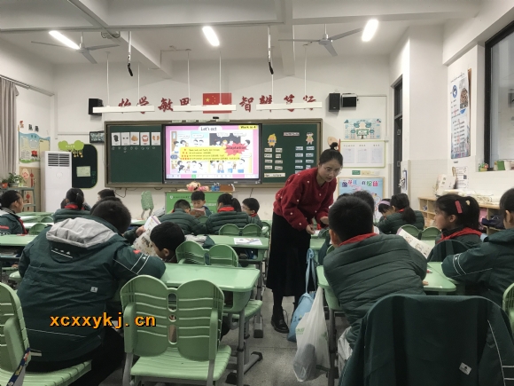 附件:张璟上课照片.jpg 附件:张璟上课照片.jpg