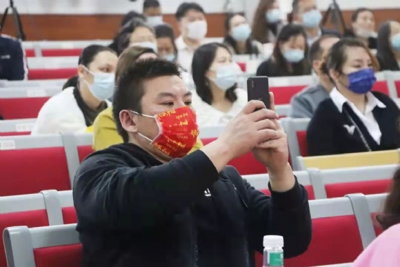 附件：webwxgetmsgimg.jpg