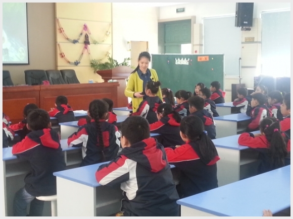 附件：王丽老师执教《逃家小兔》.jpg