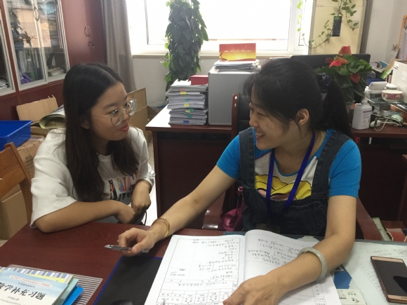 附件：宋晴瑛督学与生态科技岛小学教师交流.JPG