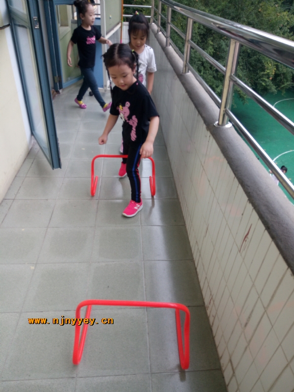 附件：跨.jpg