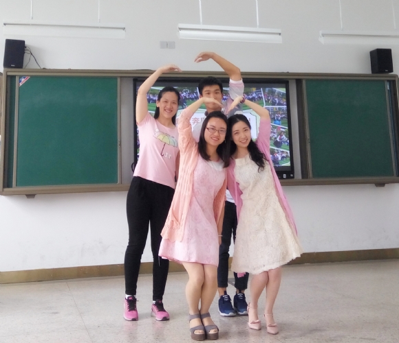 附件：活泼有爱的 一（2）班教育小组成员.jpg