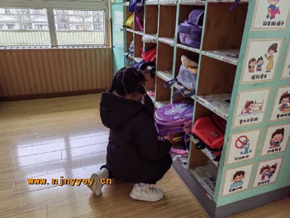 附件：放书包.jpg