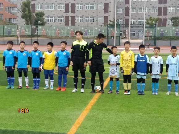 附件：12月，我校男子乙组代表建邺区参加市长杯比赛，小组赛前两轮全胜，提前一轮进入8强，下周进行第三轮比赛，争夺小组头名出现权。目前比赛尚未结束，市一等奖在向我们招手6.jpg