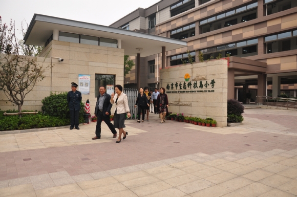 附件：DSC_8906.JPG