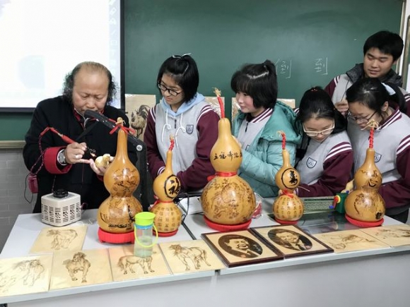 附件:授课2.JPG 附件:授课2.JPG