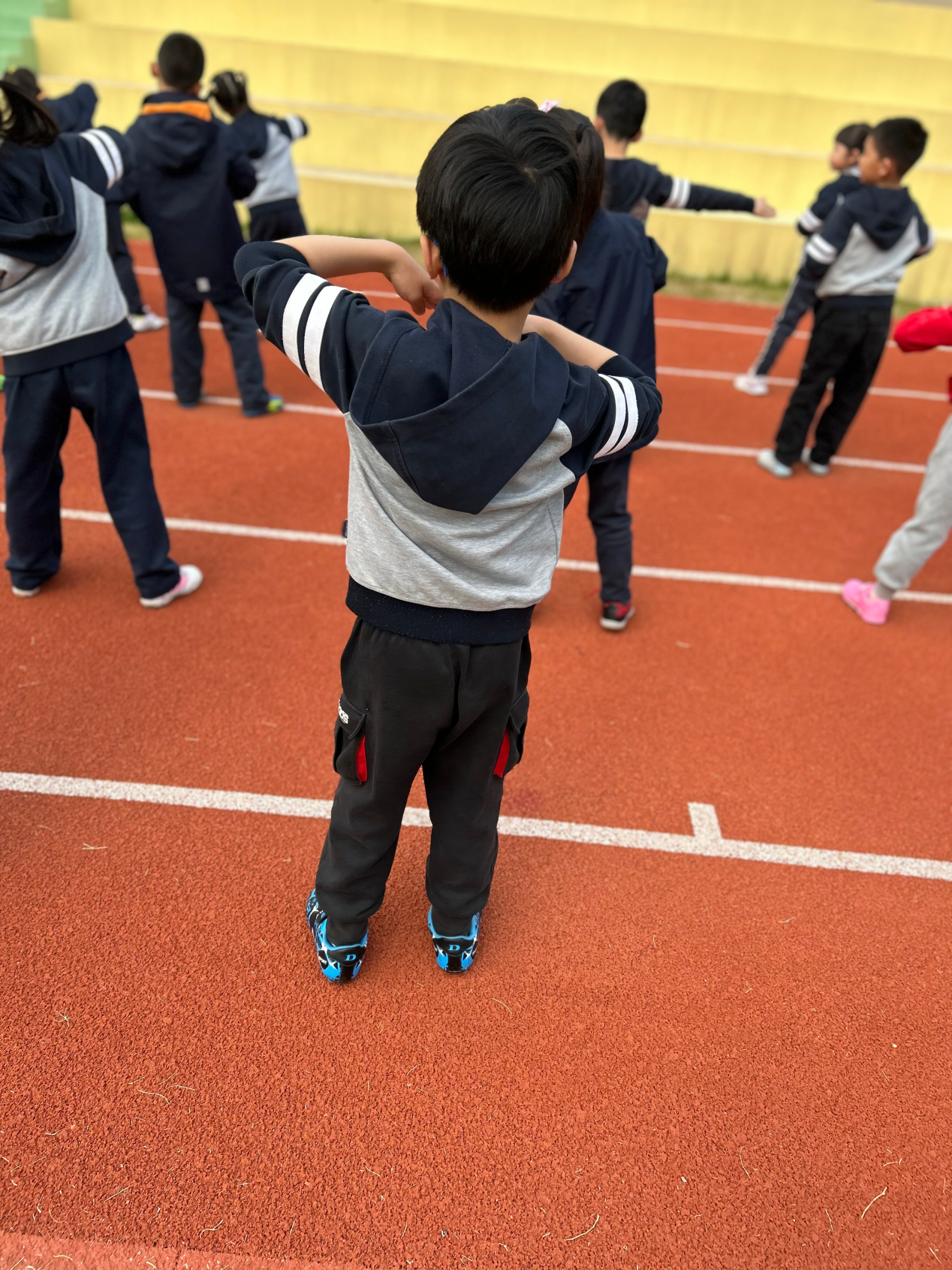 20230427111624041.png 图片1.png