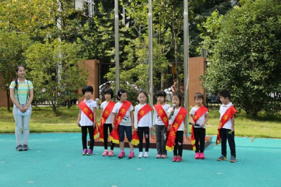 附件：升旗3.jpg