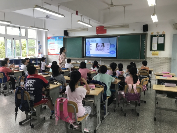 附件：主题班会5.JPG