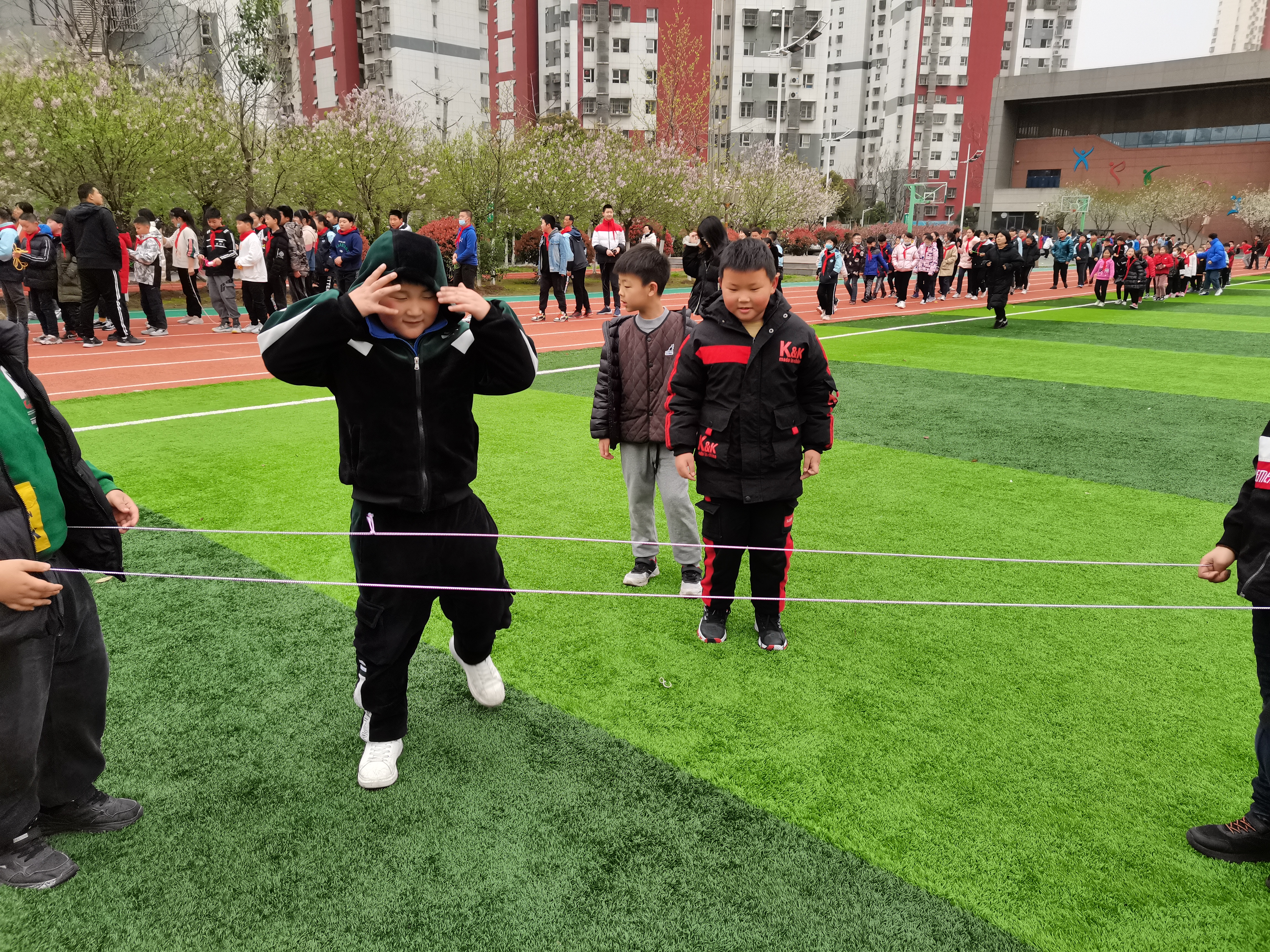跳皮筋.jpg