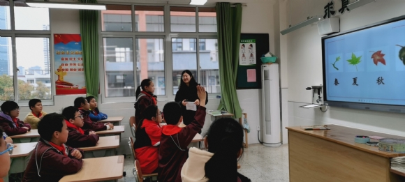 附件:3王玉娇老师上课.jpg 附件:3王玉娇老师上课.jpg