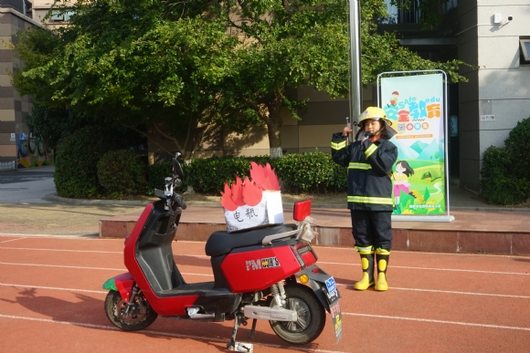 附件：2023-11-15情景剧-拨打火警电话 (9).JPG