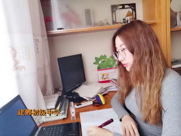 附件：音乐杨晓老师.jpg