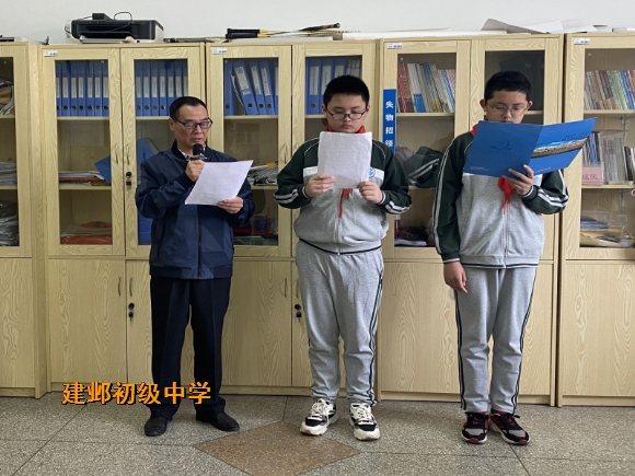 附件:晨会宣讲.jpg 附件:晨会宣讲.jpg