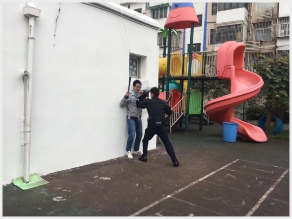 附件:信息网照片IMG_4050.JPG 建邺教育信息网