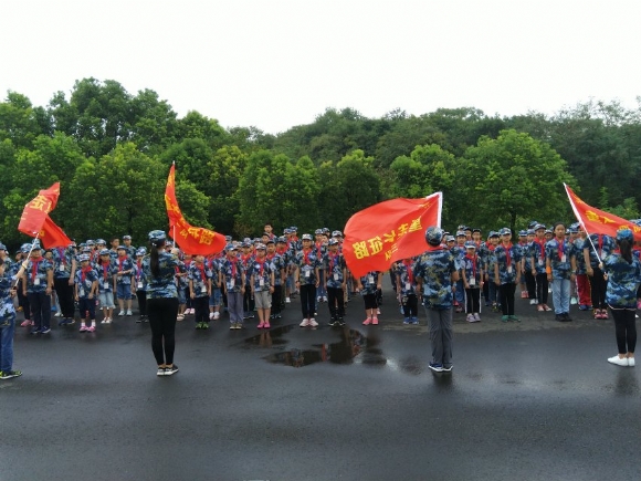 附件:大队集结.jpg 附件:大队集结.jpg