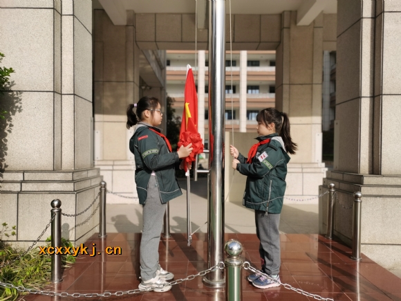 附件：升旗手.jpg