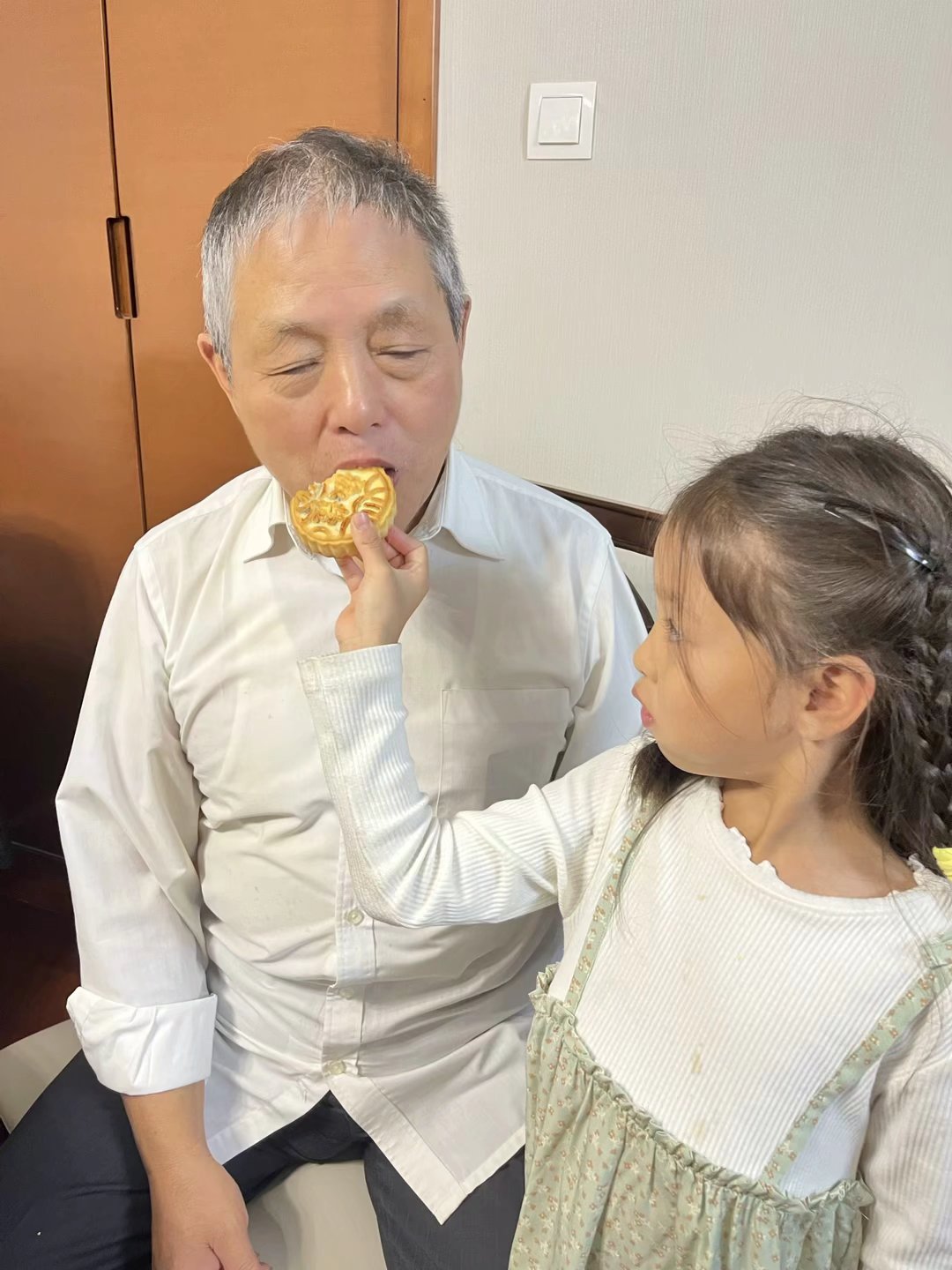 一1班 张书旋 口中月.JPG