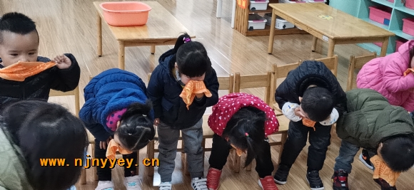 附件：捂鼻子2.jpg